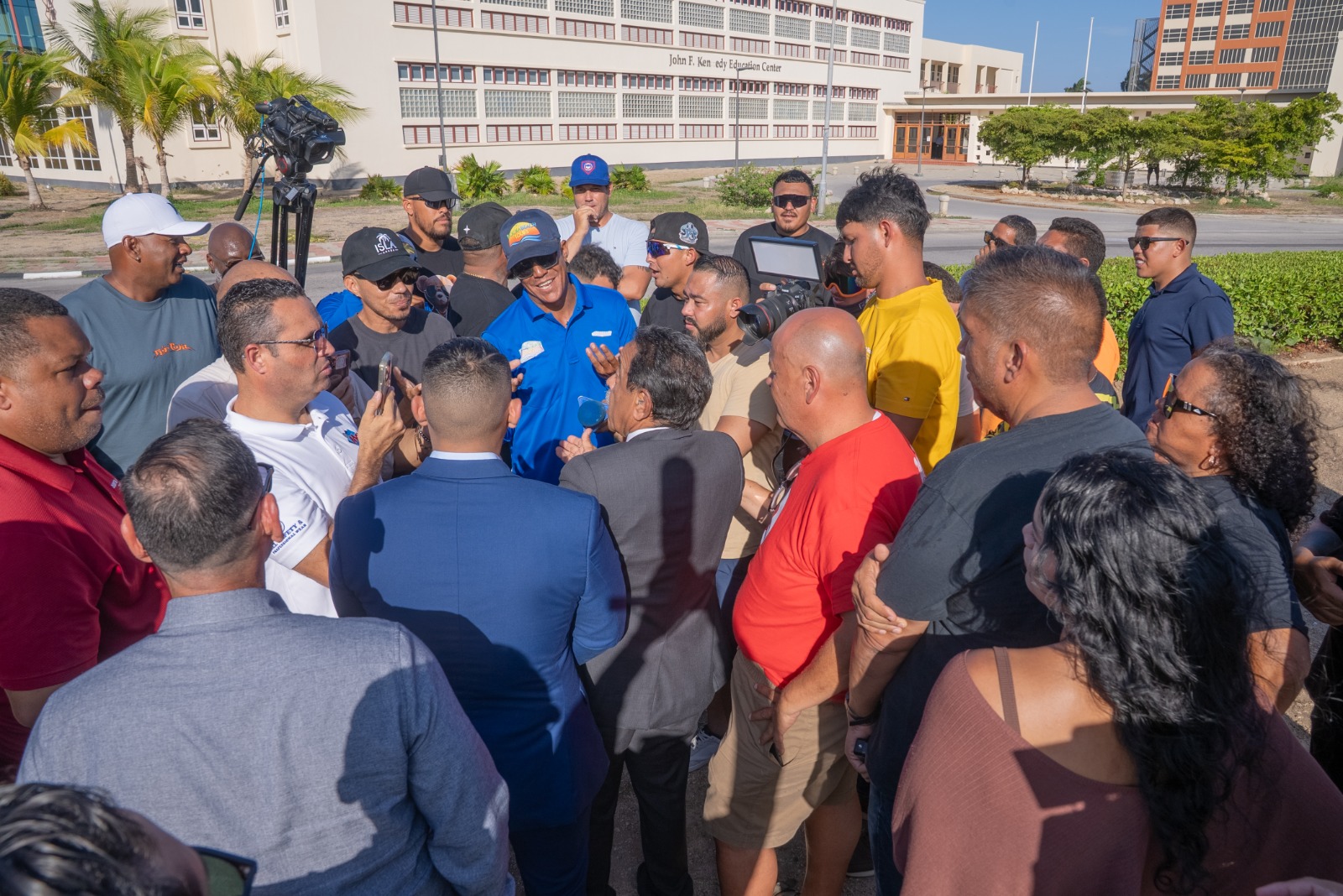 Ministro Renée Herdé: El Diálogo Constructivo Con El Sector Turístico Abre El Camino Hacia Una Solución Equilibrada 160 Encuentro Cu Utv Atv 1