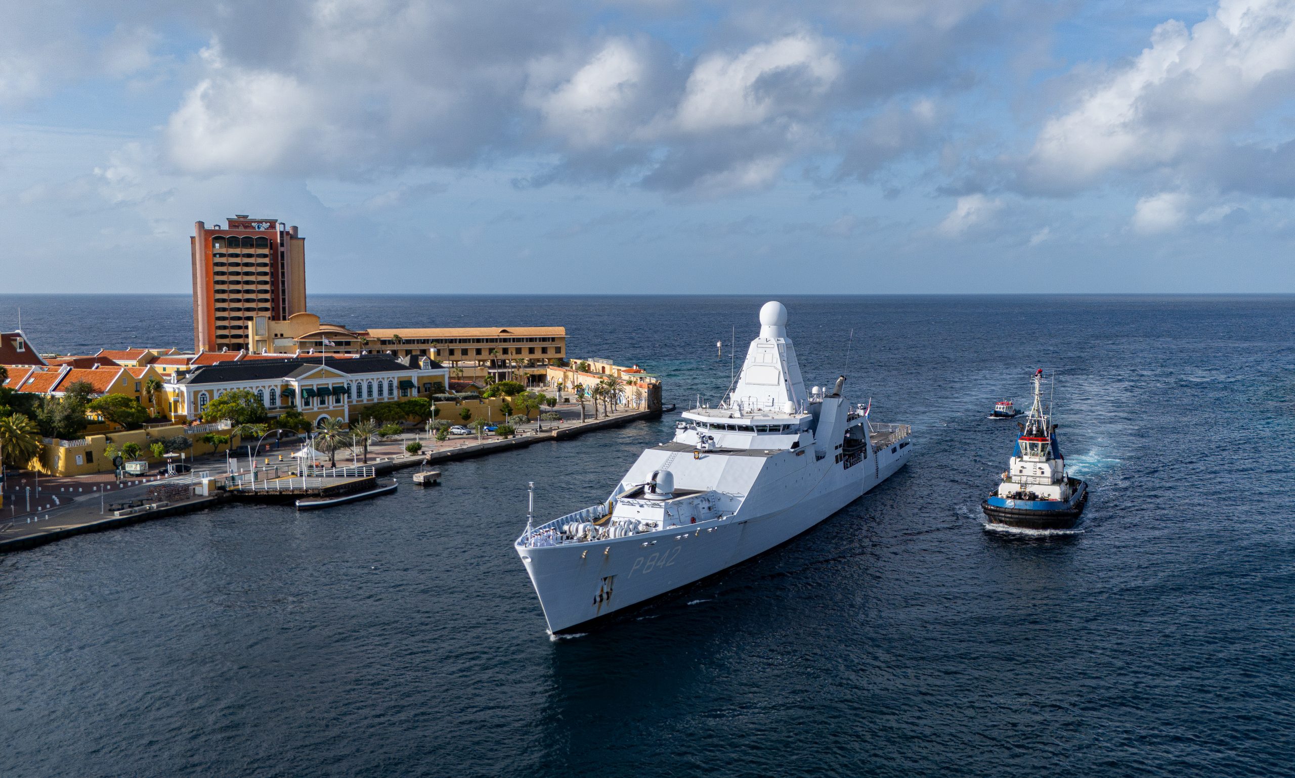 Zr.ms. Friesland Regresa Al Caribe El Buque Naval Zr.ms. Friesland Llegó Hoy Al Puerto De Willemstad 160 Frld Binnenkomst13Sep.1 Scaled