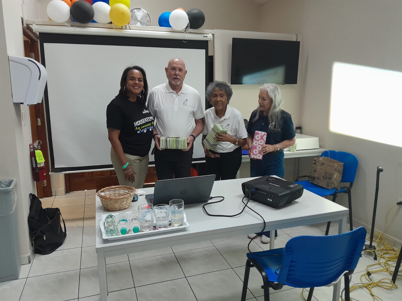 La Fundacion Lanta Papiamento Ofrecio Una Presentacion Sobre El Idioma Papiamento En Playa Linda En El Marco De La Semana De Las Amas De Llaves 1