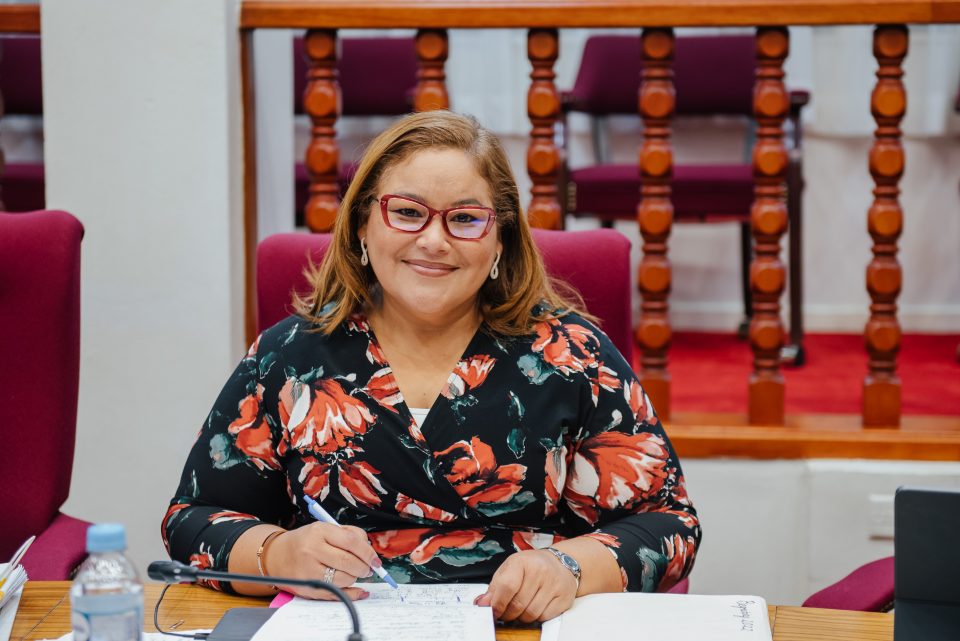 Shailiny Tromp Lee Ta Urgi Prome Minister Eman Pa Sinta Mesora Cu E Tour Operators Urgentemente Pa Sa