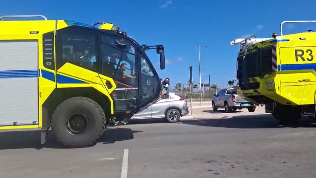 Dos Truck Di Brandweer Nobo Ta Yega Aruba Pa Fortalesa Siguridad Na Post Di Aeropuerto 161 Whatsapp Image 2026 09 04 At 5.54.25 Pm 2