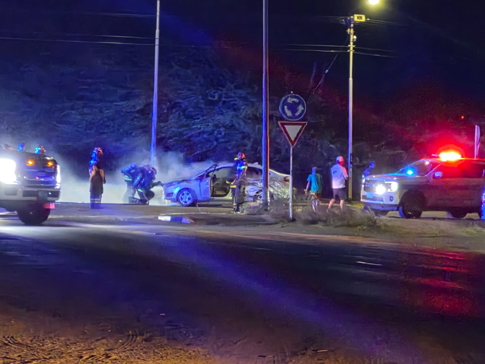 Vehicle Catches Fire Near The Rca Roundabout In Playa 164 Auto Na Candela 2