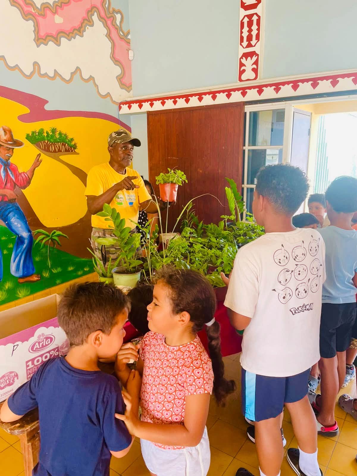 Fundacion Alimentashon Escuela Kohehe And Mr. Hensley Martina Host Agriculture Workshop 172 Agricultura 1